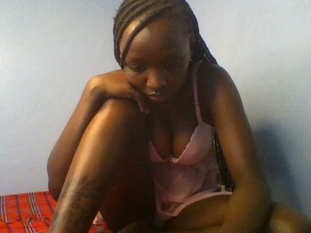 Evalyne live cam on BongaCams