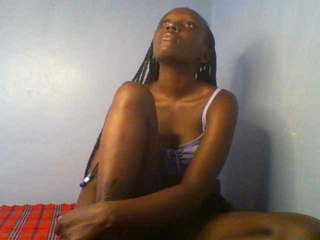 Evalyne live cam on BongaCams