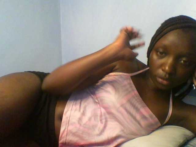 Evalyne, en vivo ahora en BongaCams