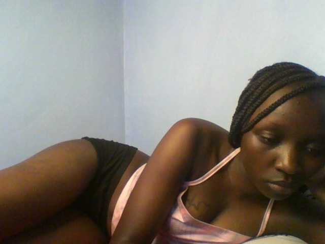 Evalyne, en vivo ahora en BongaCams