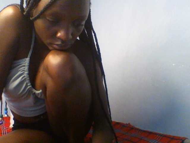 Evalyne live cam on BongaCams