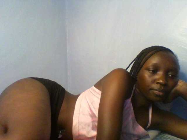 Evalyne live cam on BongaCams