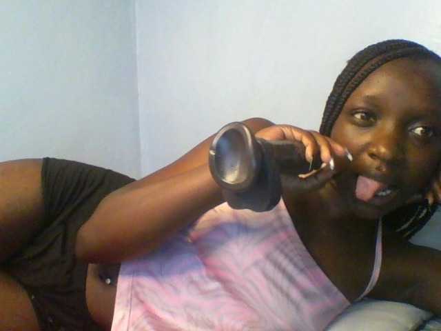Evalyne live cam on BongaCams