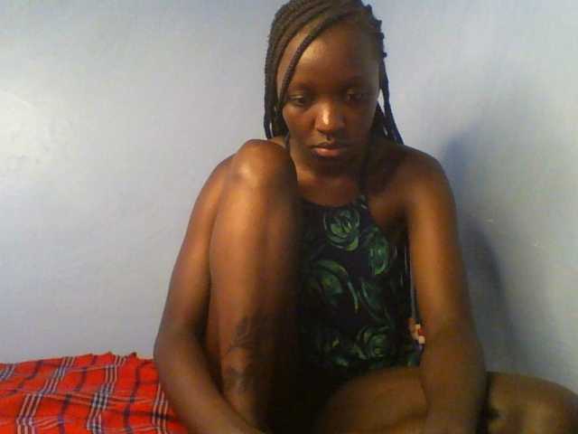 Evalyne live cam on BongaCams