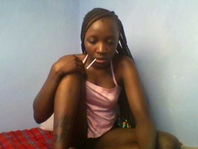Evalyne live cam on BongaCams