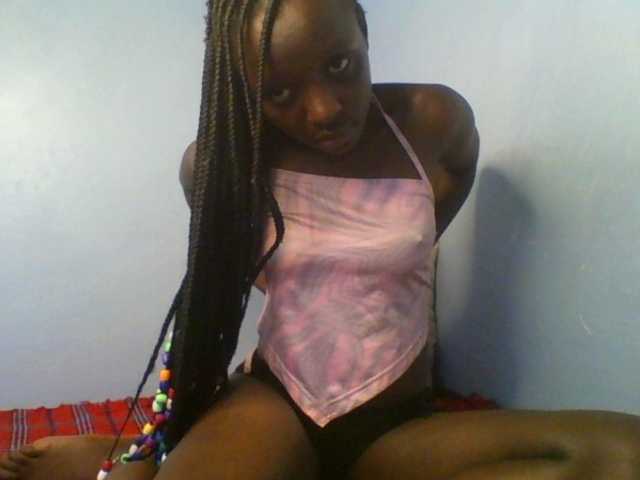 Evalyne live cam on BongaCams