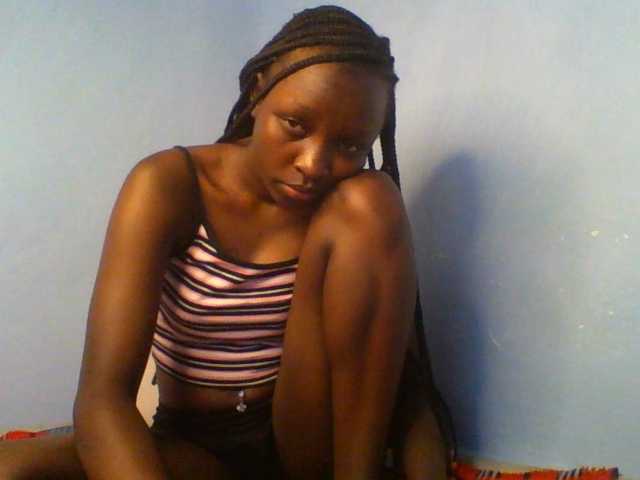 Evalyne live cam on BongaCams