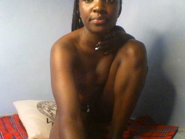 Evalyne live cam on BongaCams
