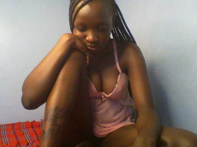 Evalyne live cam on BongaCams
