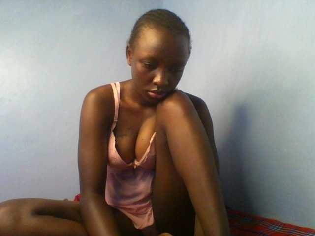 Evalyne live cam on BongaCams