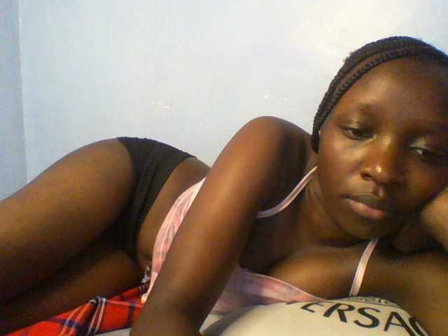 Evalyne live cam on BongaCams