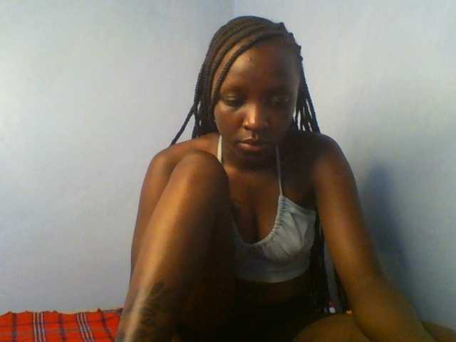 Evalyne live cam on BongaCams