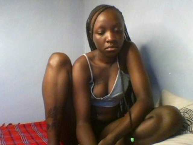 Evalyne, live now on BongaCams