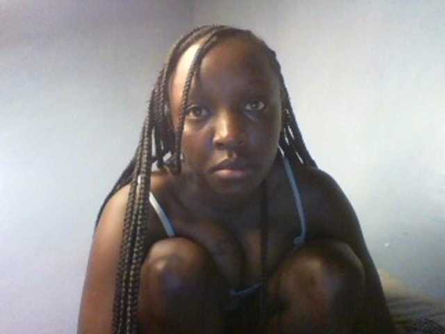 Evalyne, en directo ahora en BongaCams