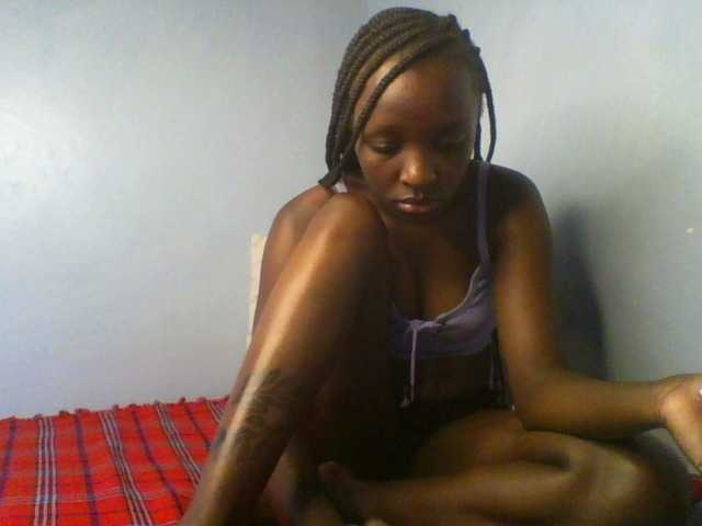 Evalyne live cam on BongaCams