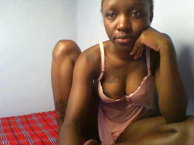 Evalyne live cam on BongaCams