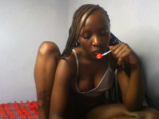 Evalyne live cam on BongaCams