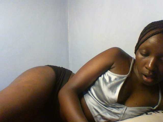 Evalyne live cam on BongaCams