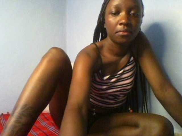 Evalyne live cam on BongaCams
