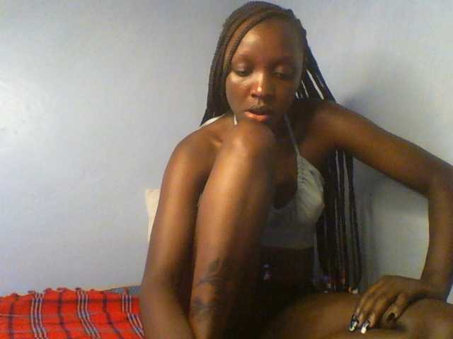 Evalyne live cam on BongaCams