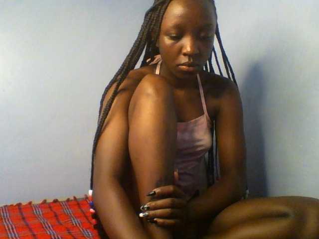 Evalyne live cam on BongaCams
