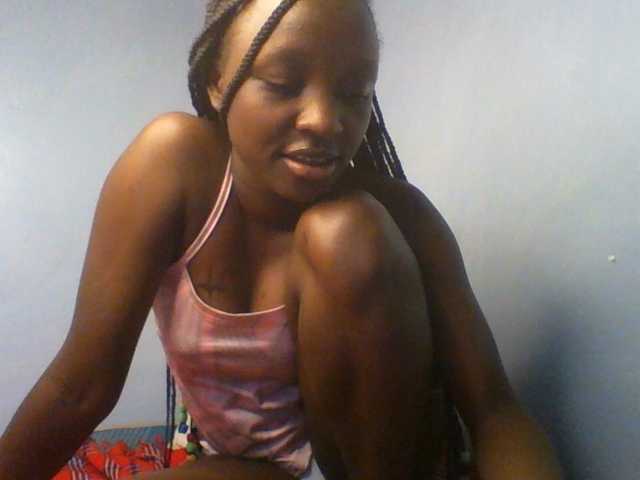 Evalyne, live now on BongaCams