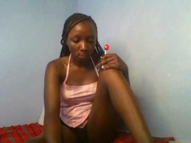 Evalyne live cam on BongaCams