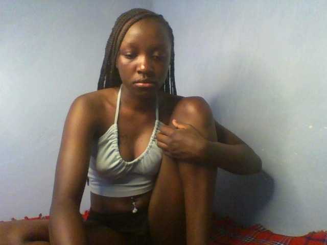 Evalyne live cam on BongaCams