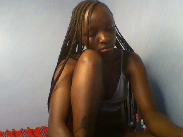 Evalyne, live now on BongaCams