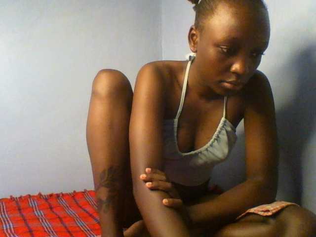 Evalyne live cam on BongaCams