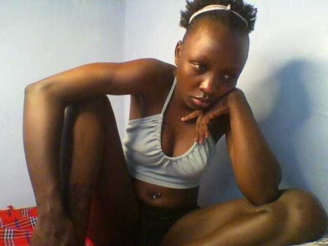 Evalyne live cam on BongaCams