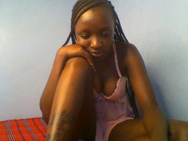 Evalyne live cam on BongaCams