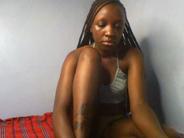 Evalyne live cam on BongaCams