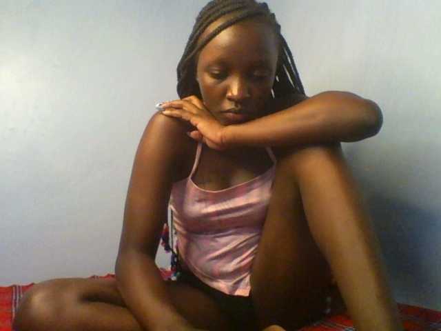 Evalyne live cam on BongaCams