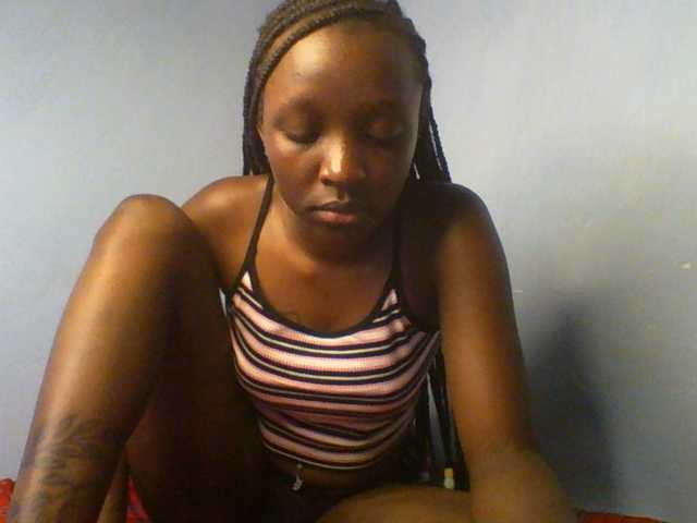 Evalyne live cam on BongaCams