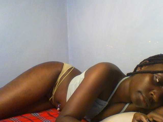 Evalyne live cam on BongaCams