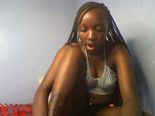 Evalyne live cam on BongaCams