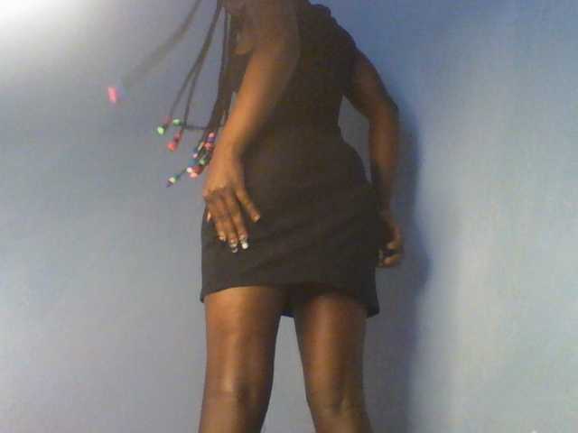 Evalyne live cam on BongaCams