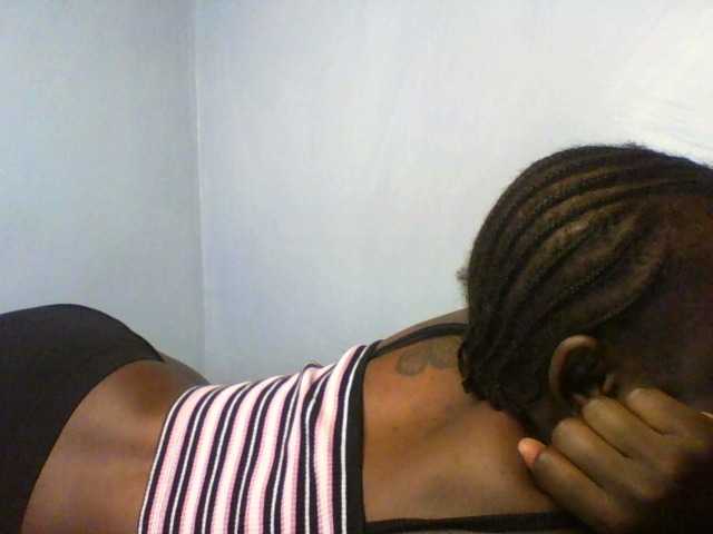 Evalyne live cam on BongaCams