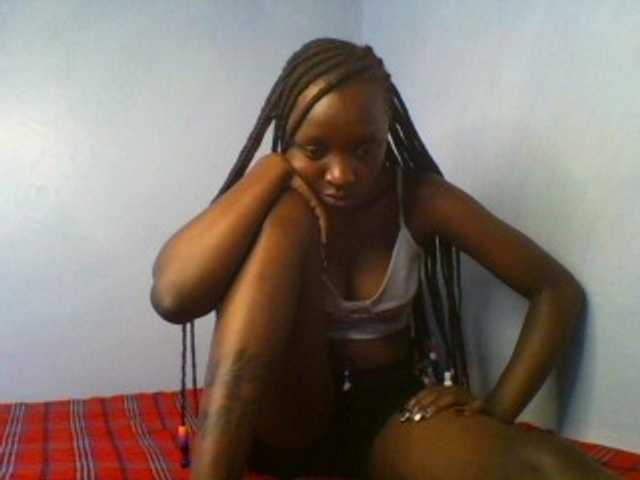 Evalyne live cam on BongaCams