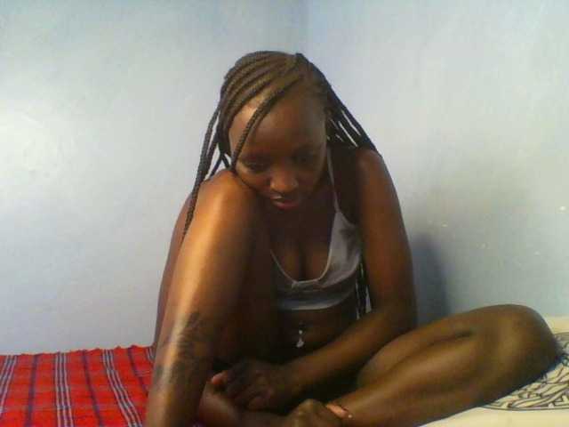 Evalyne live cam on BongaCams