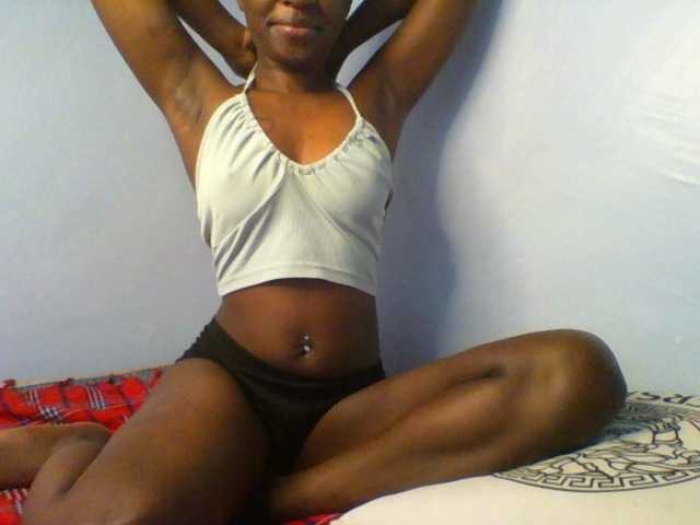 Evalyne live cam on BongaCams