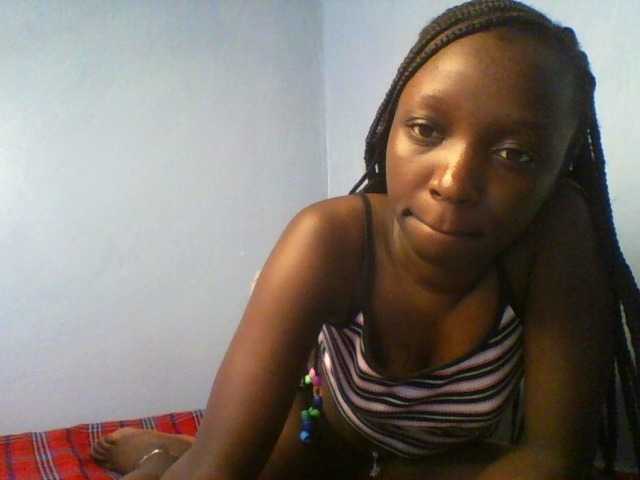Evalyne live cam