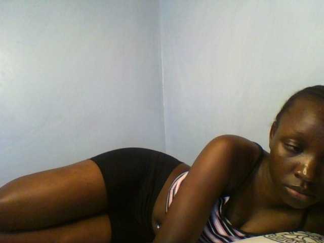 Evalyne live cam on BongaCams