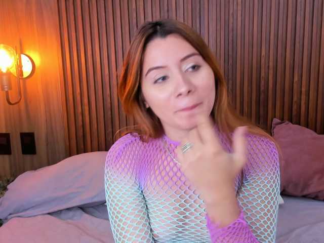 Sarabloom4 live cam on BongaCams