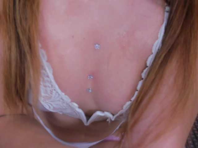 Sarabloom4 live cam on BongaCams