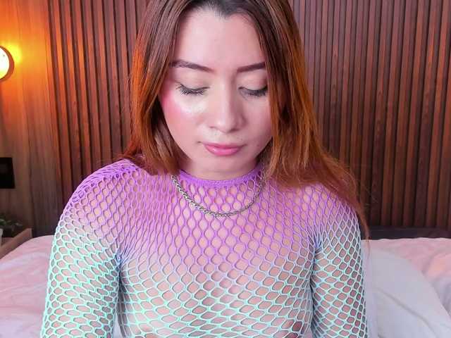 Sarabloom4 live cam on BongaCams