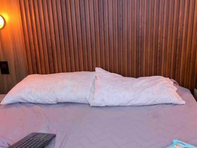 Sarabloom4 live cam on BongaCams