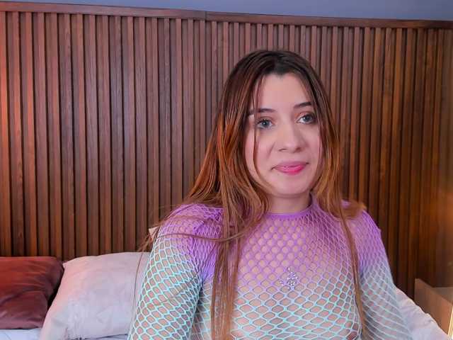 Sarabloom4 live cam on BongaCams