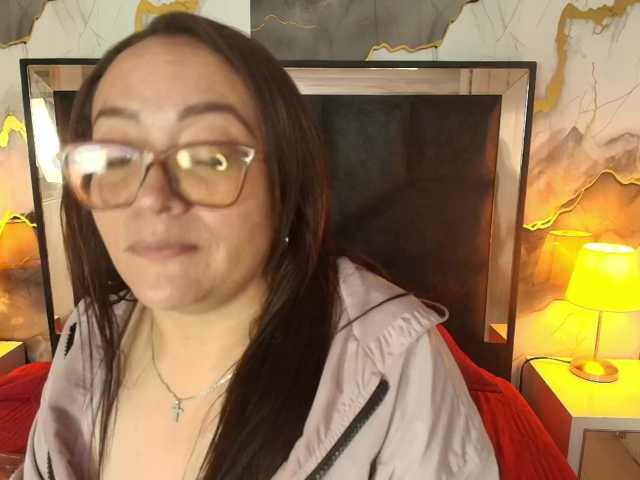 ANGELIKSALAZAR